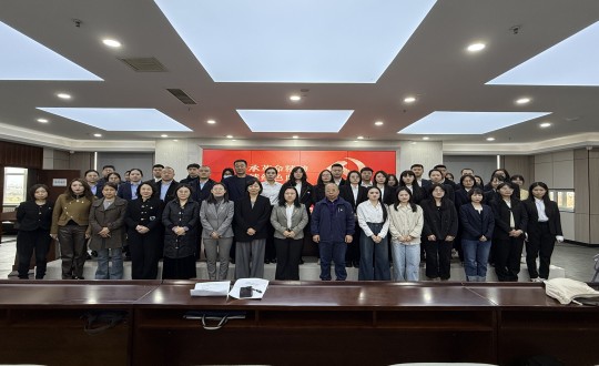 2024年10月18日，集團黨委聯(lián)合長發(fā)擔保黨支部參加了由朝陽區(qū)黨群服務中心開展的“傳承革命精神 賡續(xù)紅色血脈”公益黨課_副本.jpg